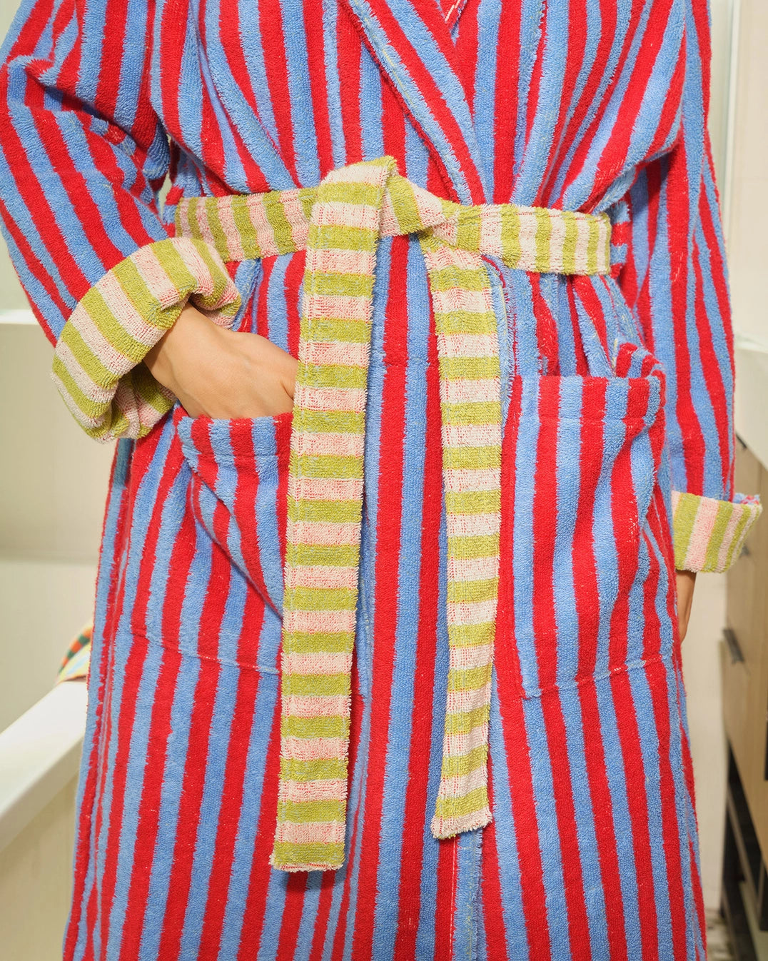 Dusen Dusen Bathrobe - Lanternfly