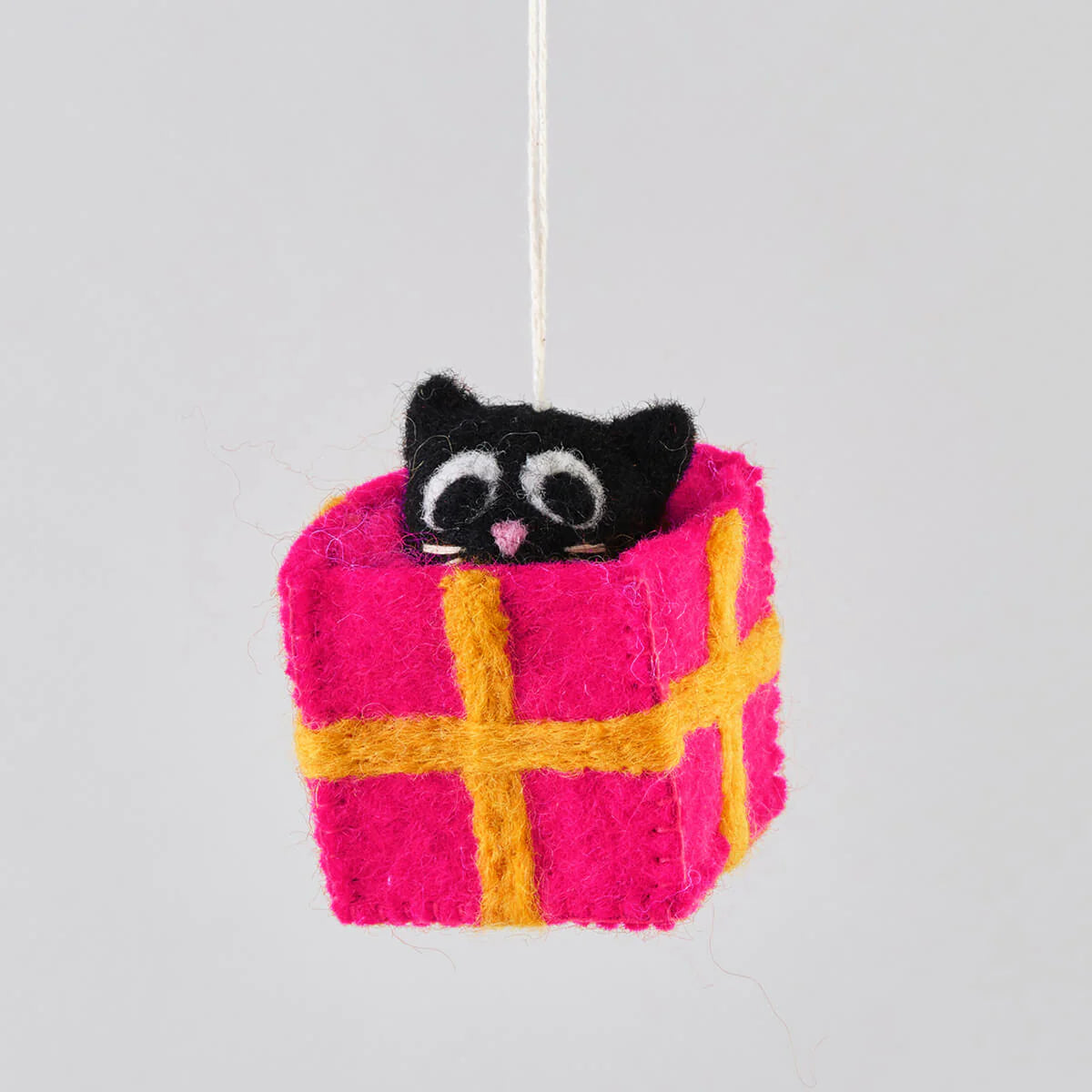 Felted Decoration by Wrap - Roland